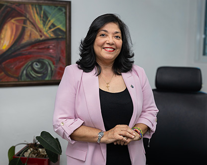 Alicia Álvarez, directora de la Escuela de Artes y Comunicación de UNAPEC
